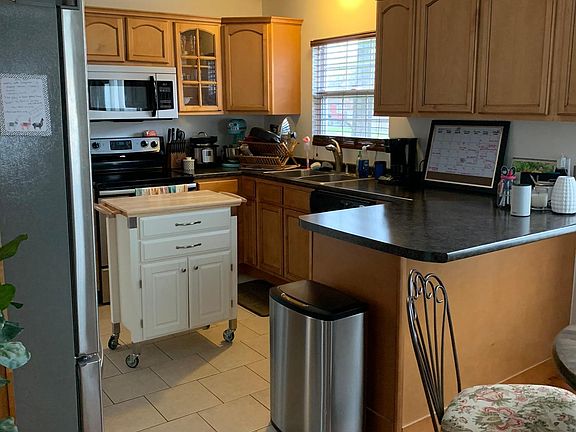 3rd image of 3915 Azalean Dr