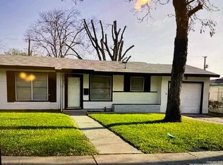 450 Laurelwood Dr, San Antonio, TX 78213
