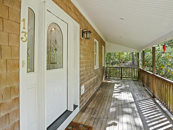 5th image of 13 W Meadow Lane