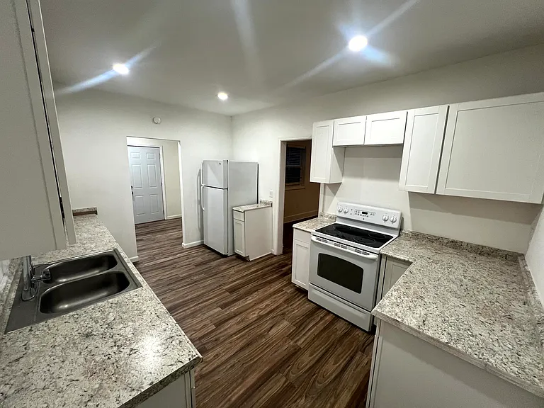 2857 Indianapolis Ave — Photo 22