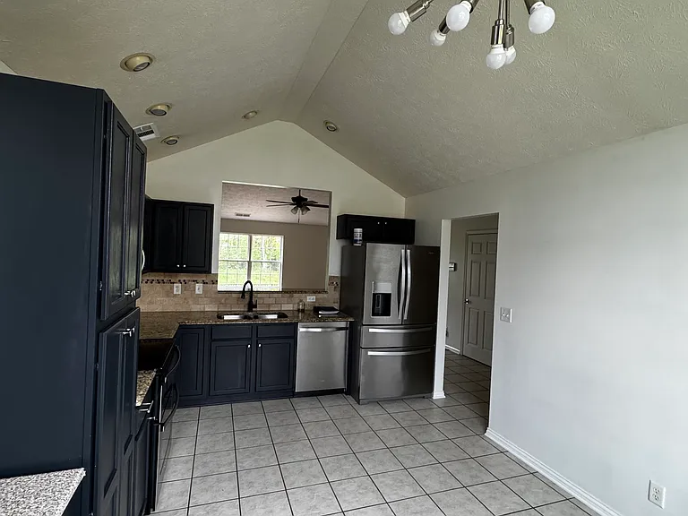 4615 Boardwalk Dr — Photo 3