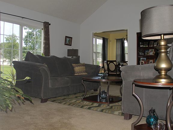 5th image of 809 McKean Dr