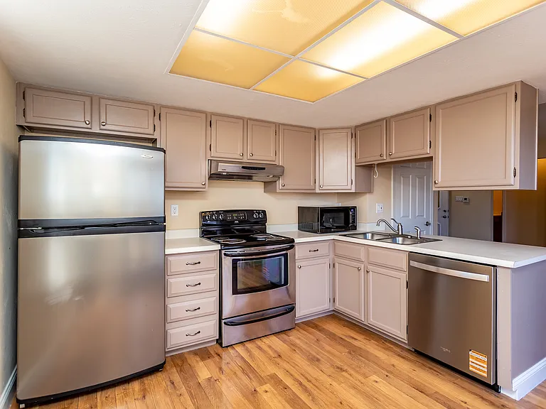 316 Cobblestone Dr — Photo 12