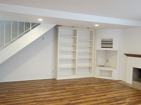 5th image of 612 Bel Air Dr W
