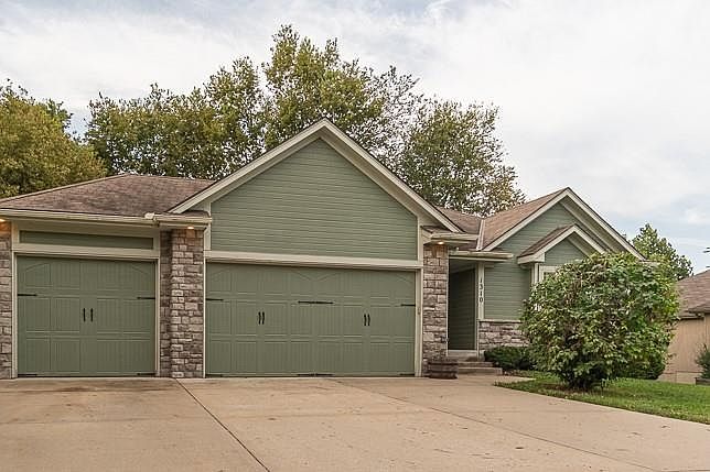 1310 FAULKNER dRIVE