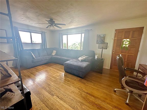 3rd image of 172 Emmett Way