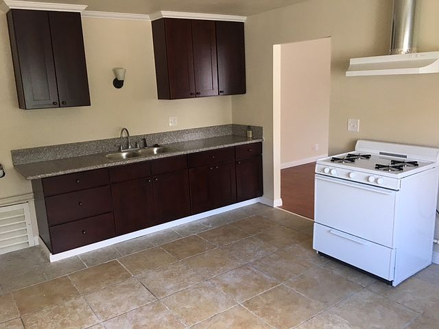 1st image of 530 W 1st St APT B