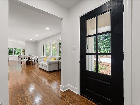 5th image of 2626 Rogers Ln