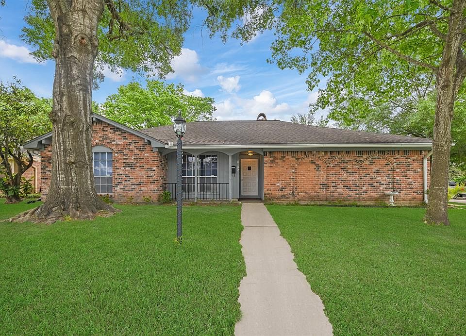 1st image of 6102 Pine Cove Dr