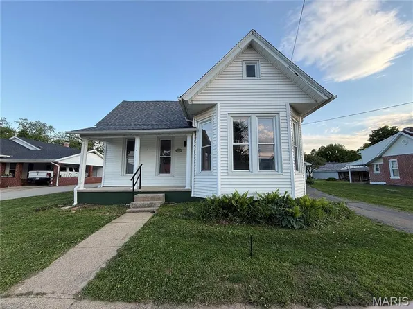 209 W College Ave, Fredericktown, MO 63645