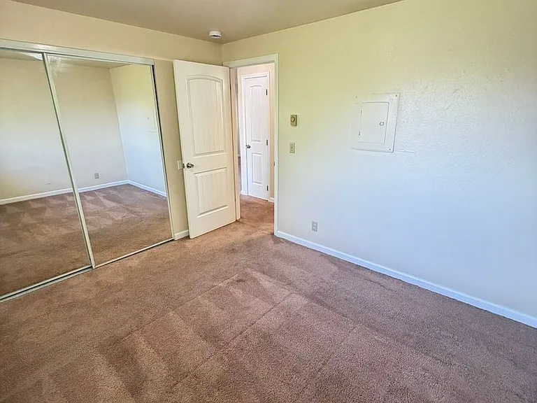 177 W C St #7 — Photo 24