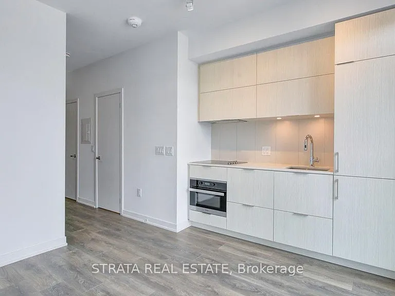 20 Richardson St #506 — Photo 2