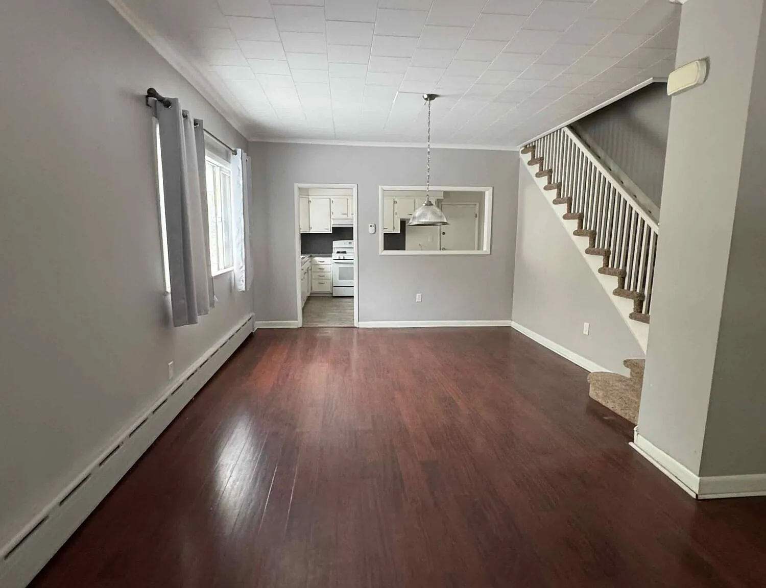 3 bed, 1.0 bath, 1250 sqft, $1,450 — Photo 3