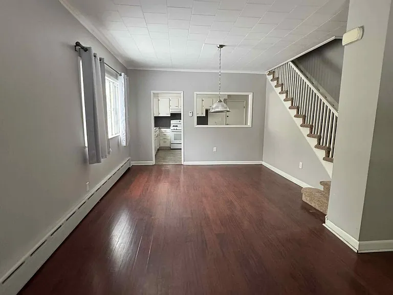 1406 Penn Ave — Photo 3