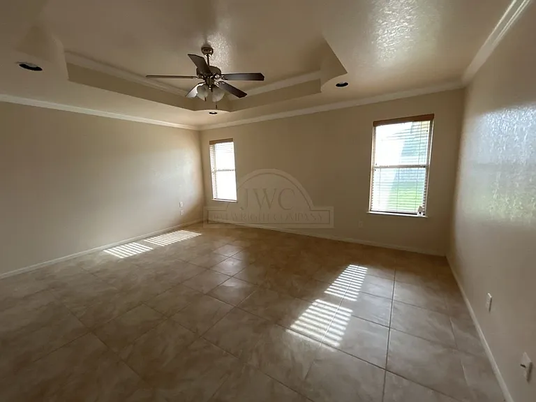 710 Aries Ave — Photo 9