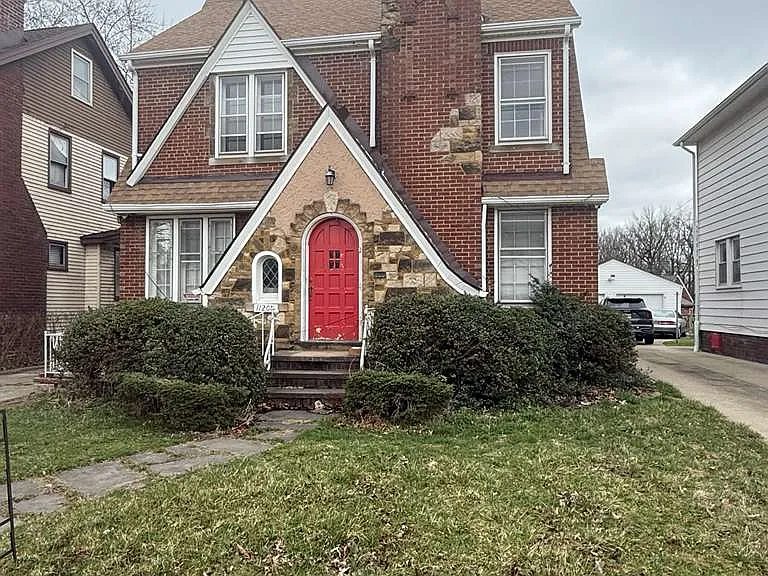 11209 Langton Ave — Photo 1