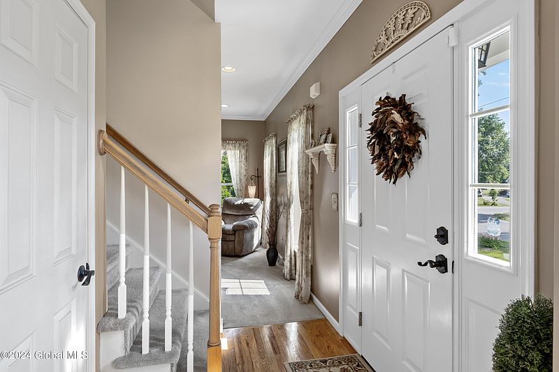 4th image of 10 Westwood Lane