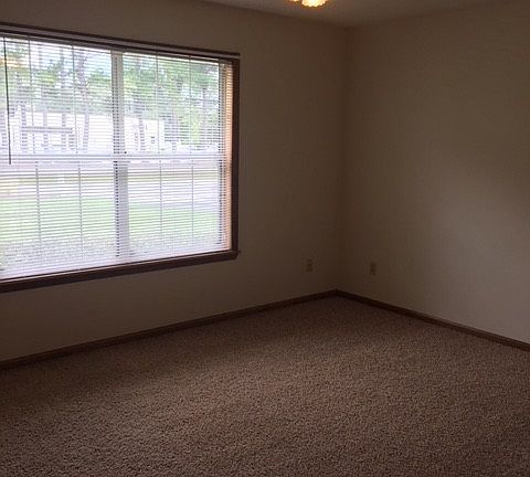 4th image of 2308 Pineview Dr APT A