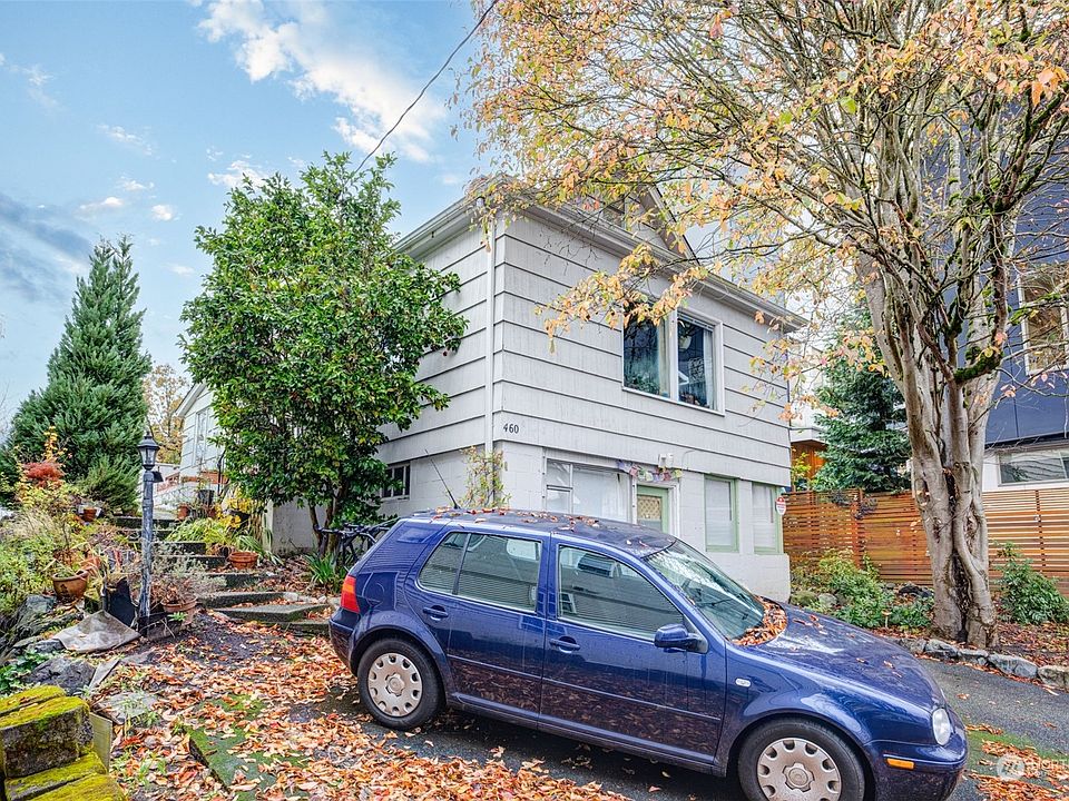 2nd image of 460 NE Maple Leaf PL