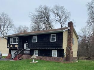 55 Brewster Dr, Middletown, NY 10940
