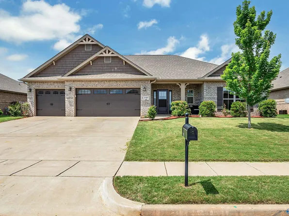 105 Tannenbaum Dr, Meridianville, AL 35759