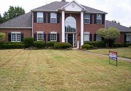 1st image of 301 Chestnut Cove Cir
