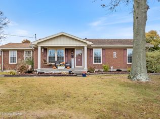 2523 Paddock Ln, Louisville, KY 40216