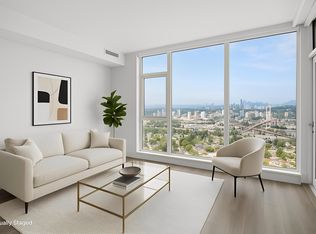 10750 135a St #3908, Surrey, BC