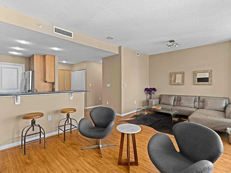 850 Beech St #1603 — Photo 8
