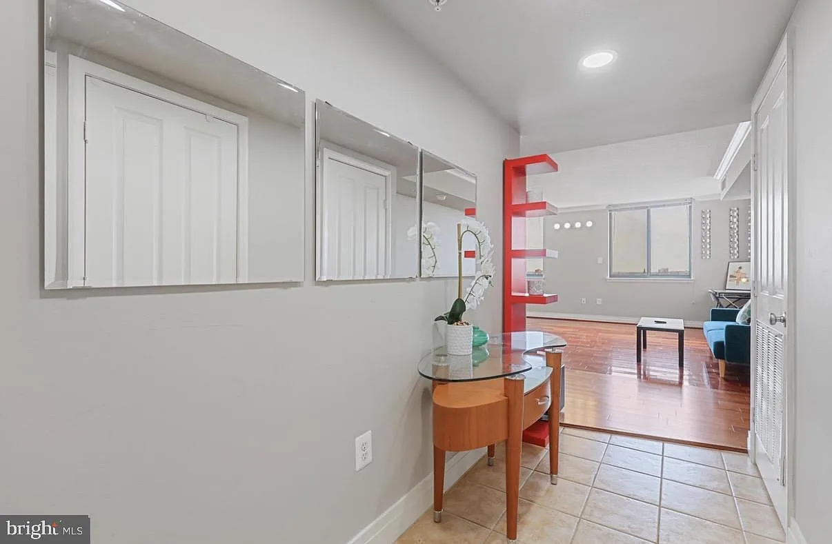 2 bed, 2.0 bath, 1089 sqft, $2,600 — Photo 4