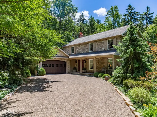 142 Timberwood Dr, Danville, PA 17821