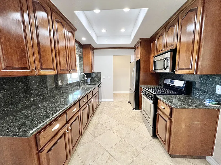 2494 Lone Oak Dr — Photo 24