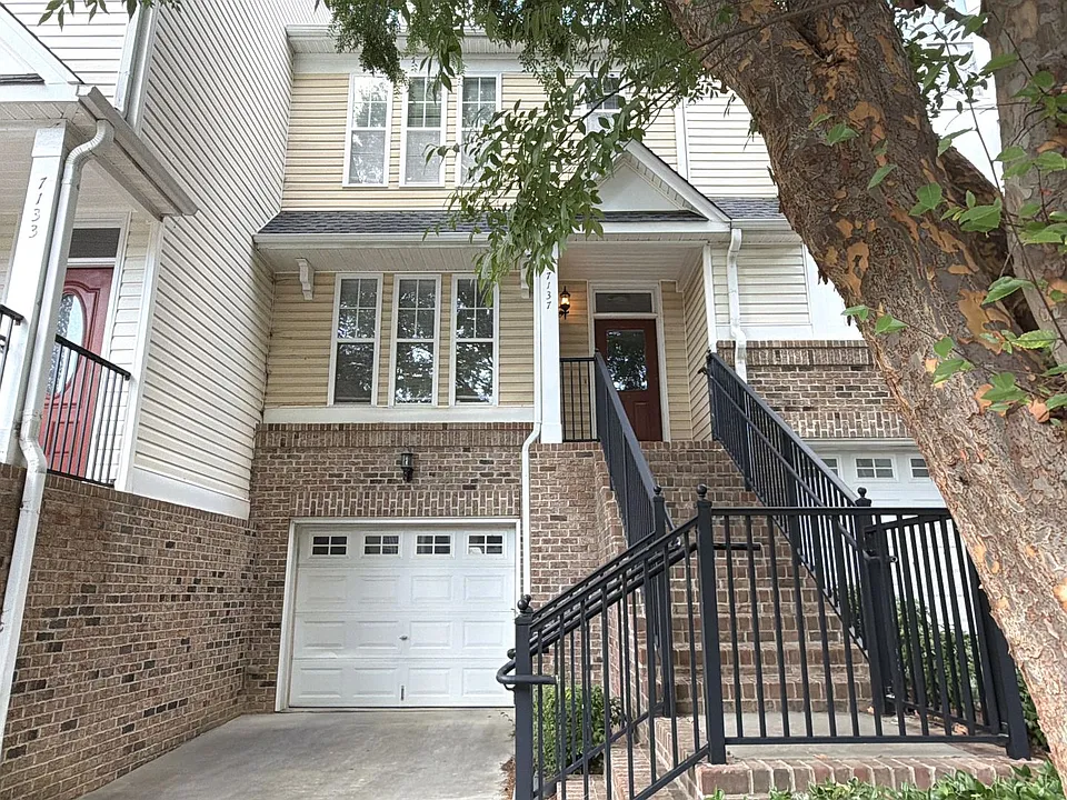 7137 Founders Club Ct