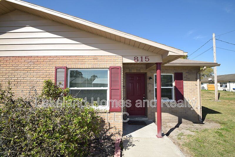 1st image of 815 Trina Ln