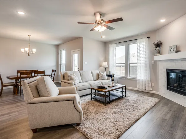 5432 High Pointe Dr, Haltom City, TX 76137