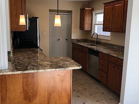 5th image of 4158 Holl Ave