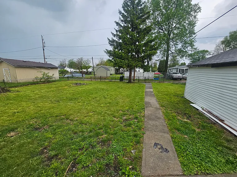1310 E 5th St — Photo 18