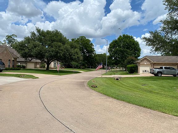 4th image of 33222 Whitley Ct