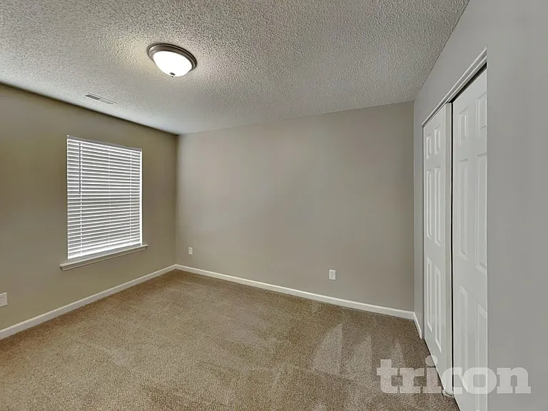 2208 Ballingarry Dr — Photo 12