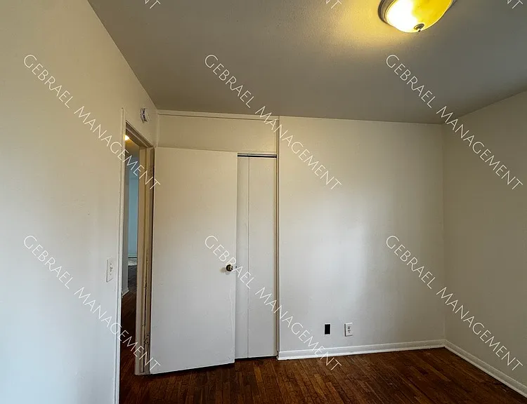 6062 Detroit St — Photo 3