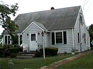 27 Lawlor Ter, Stratford, CT 06614