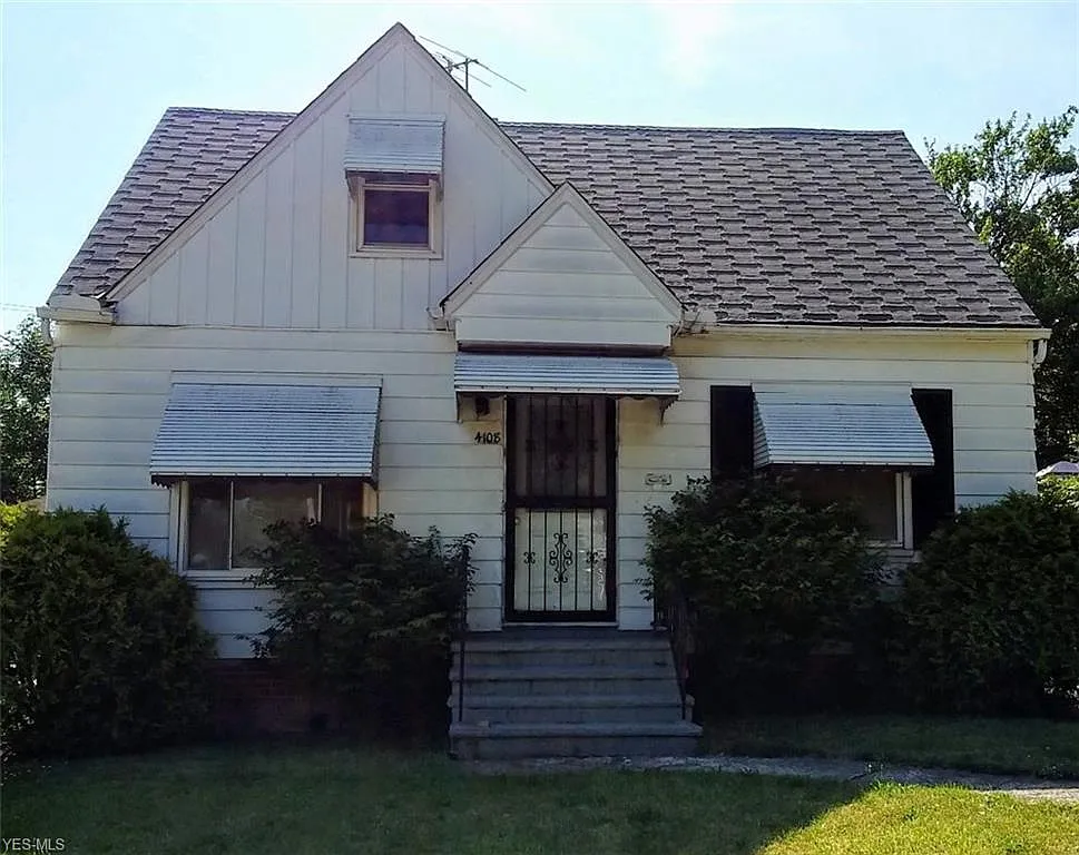 4108 E 155th St photo 1