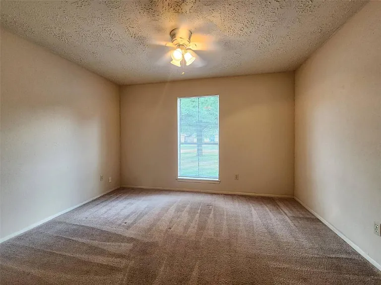 21227 Park Mount Dr — Photo 9