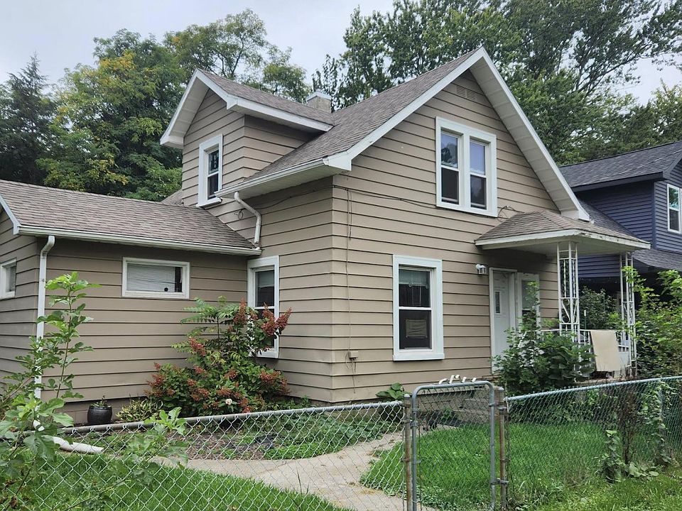 2nd image of 206 Park St