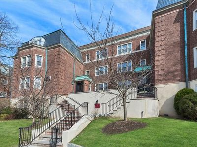 4 Chateaux Cir APT 4J, Scarsdale, NY, 10583