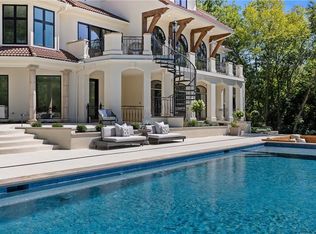 17040 Highland Rdg, Loch Lloyd, MO 64012