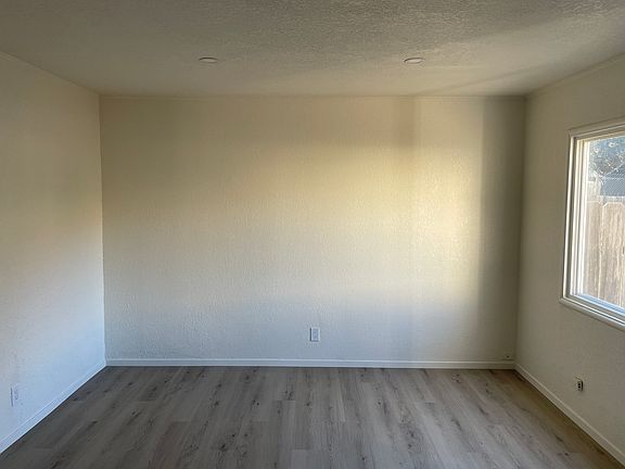 5th image of 237 Armour Ave APT 2