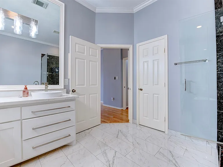 34 Waugh Dr #D — Photo 27