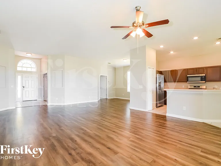 14330 Estrella Dr — Photo 3