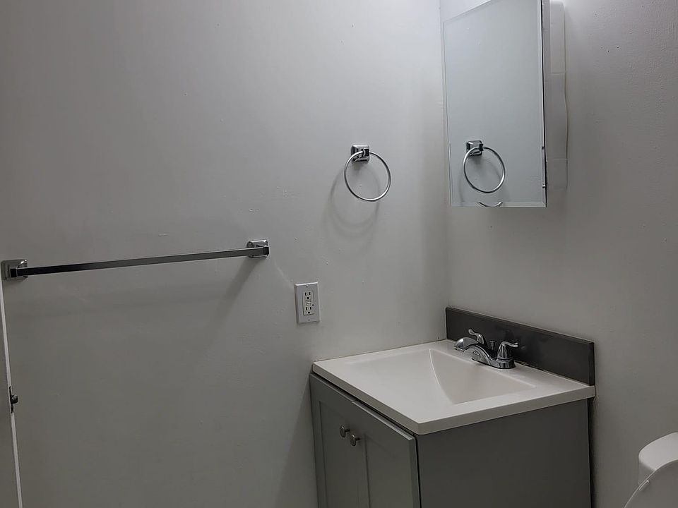 1st image of 11925 NE 2nd Ave #100